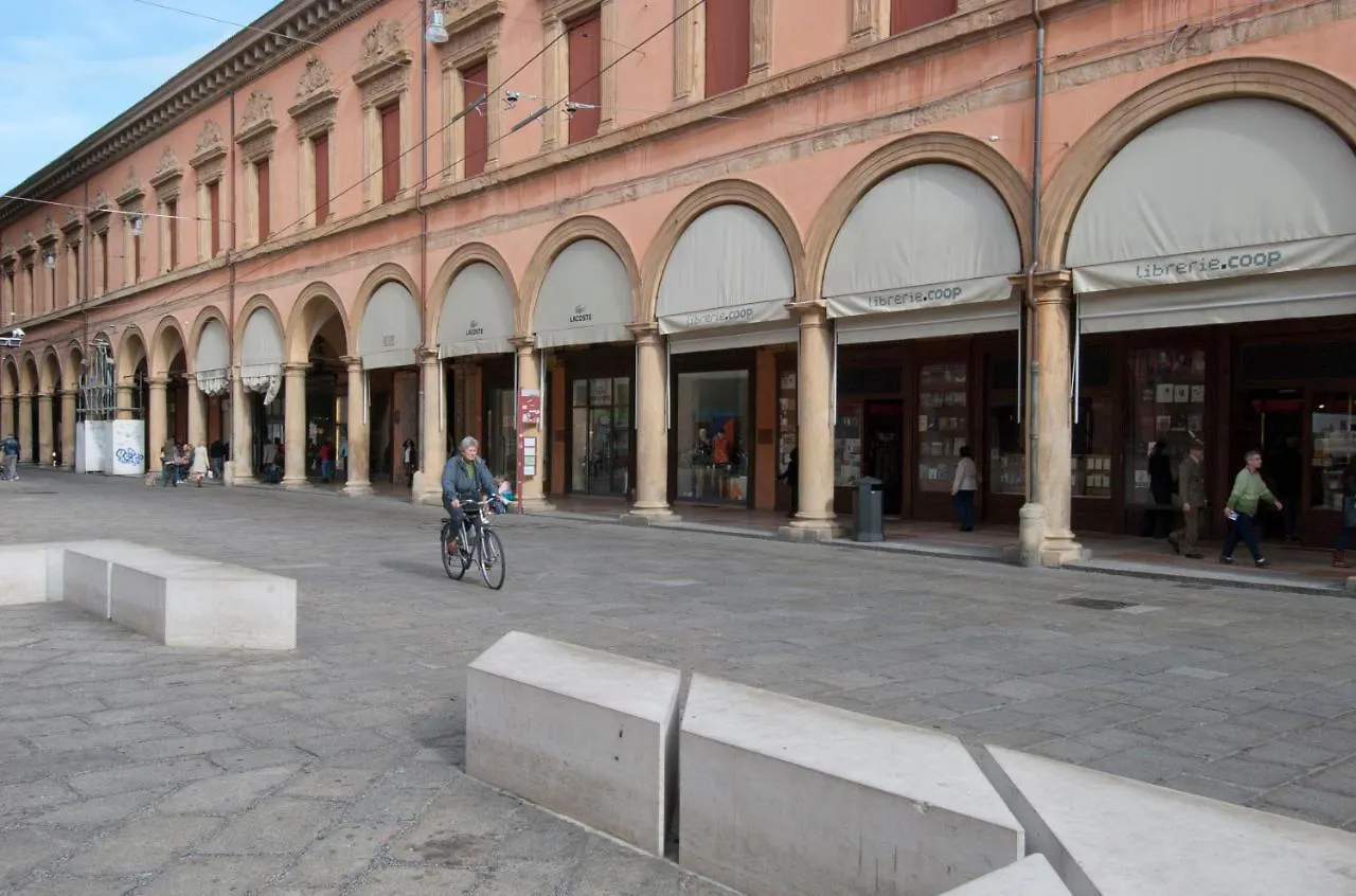 Ur-Nest Corte Galluzzi Bologna 0*,